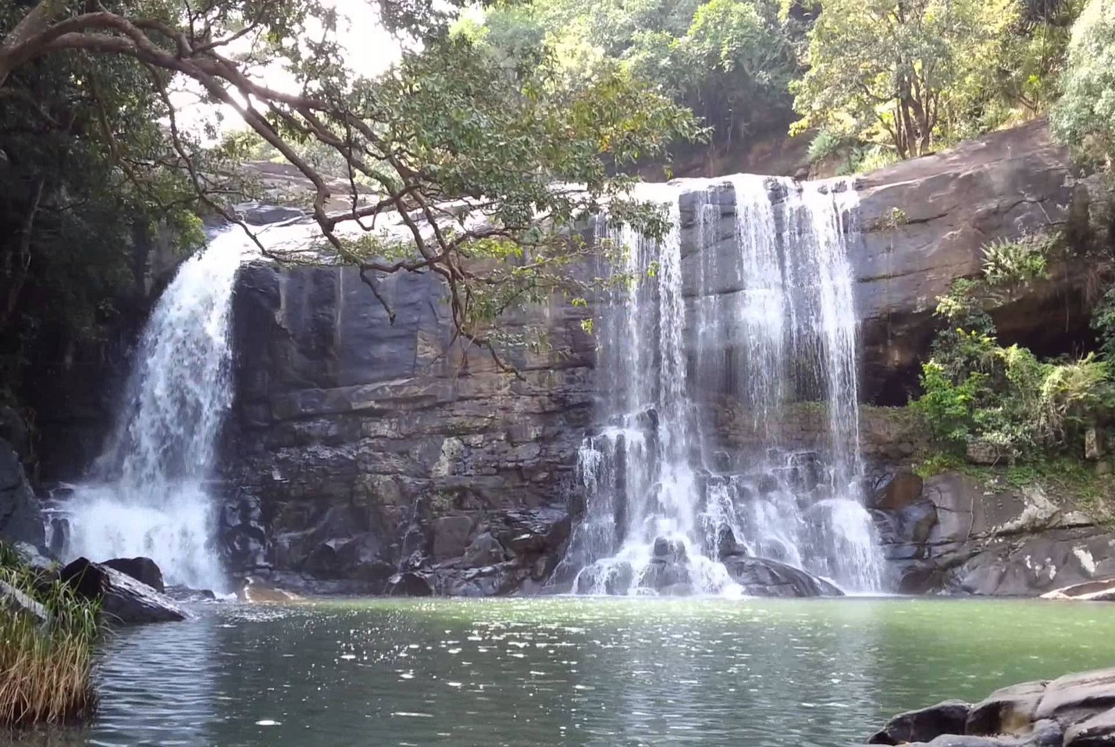 7 All Time Favorite Waterfalls in Sri Lanka