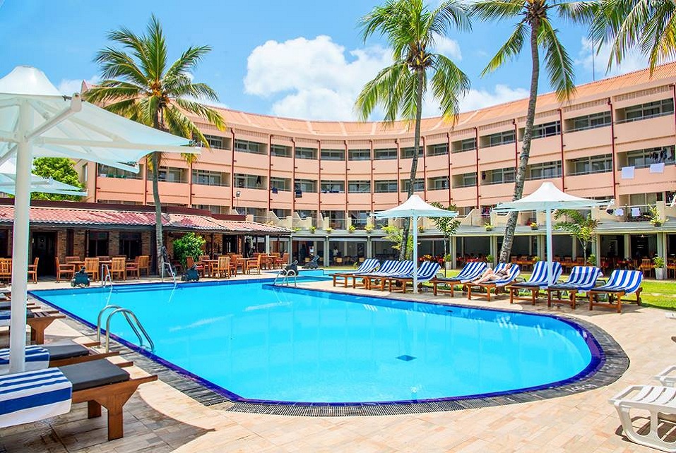 Paradise Beach Hotel in Negombo