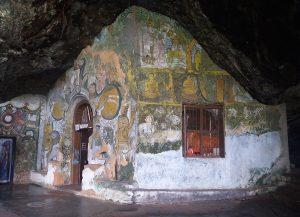 The Batatotalena Cave Temple
