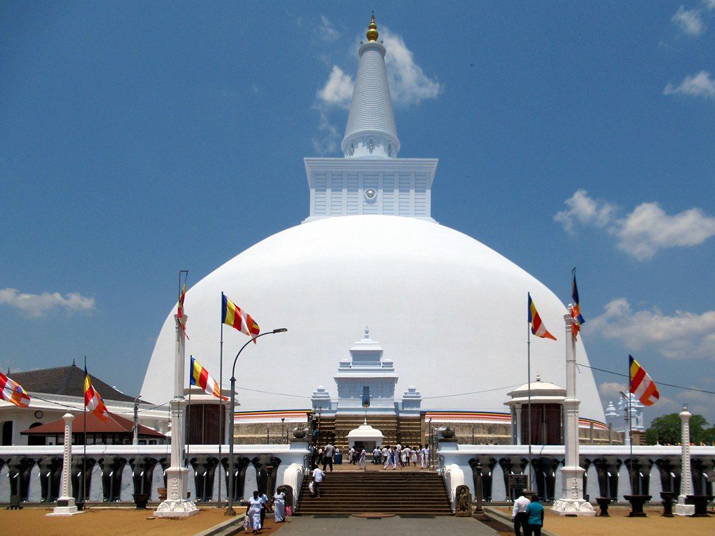 Ruwanwelisaya in Anuradhapura
