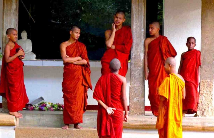 Budhist Monks in Sri Lanka