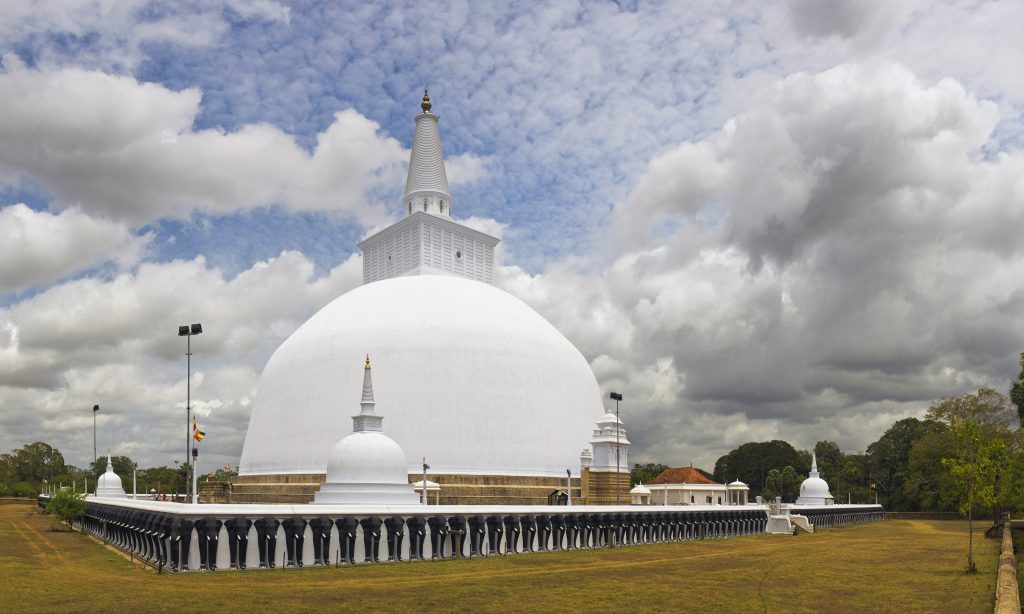 Ruwanwelisaya in Anuradhapura