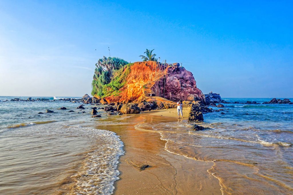 Parrot Rock Mirissa