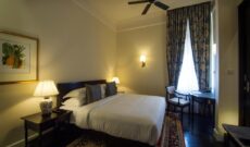 Landmark Queen Room accommodation in colombo