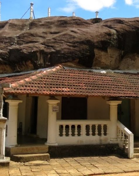 Bambaragala Meditation Caves