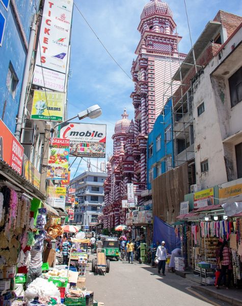 Busy street of colombo