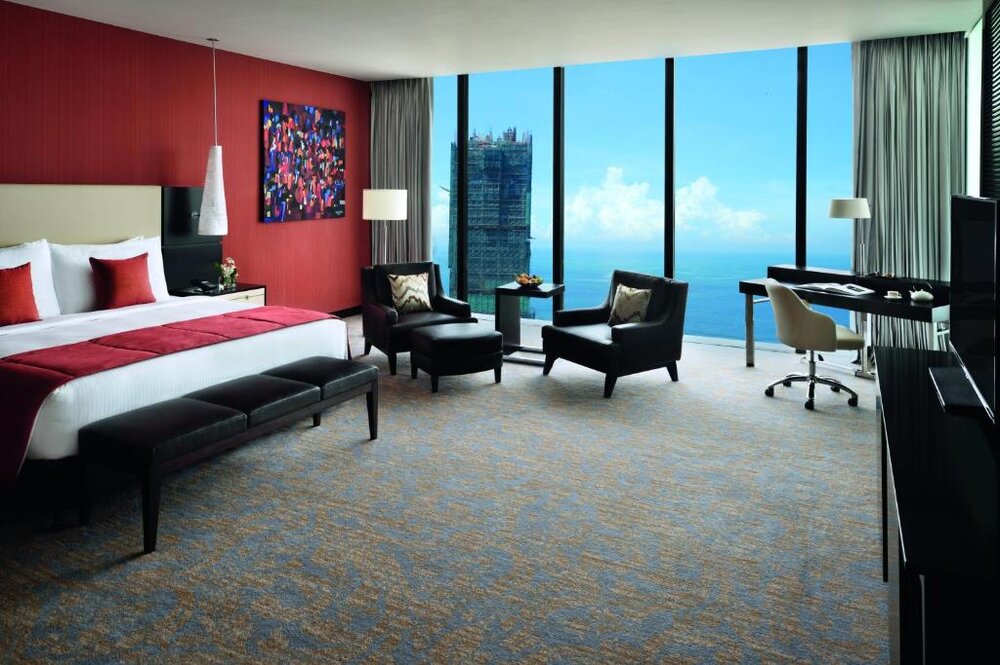 Executive King Sea View Room Movenpick Hotel