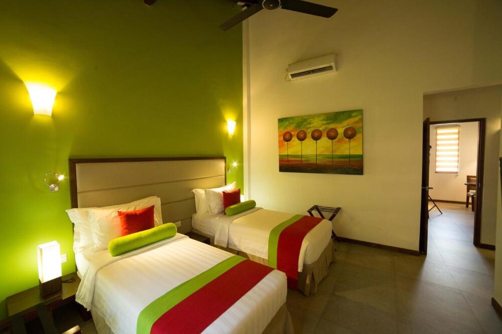 Superior Suites Vaalai