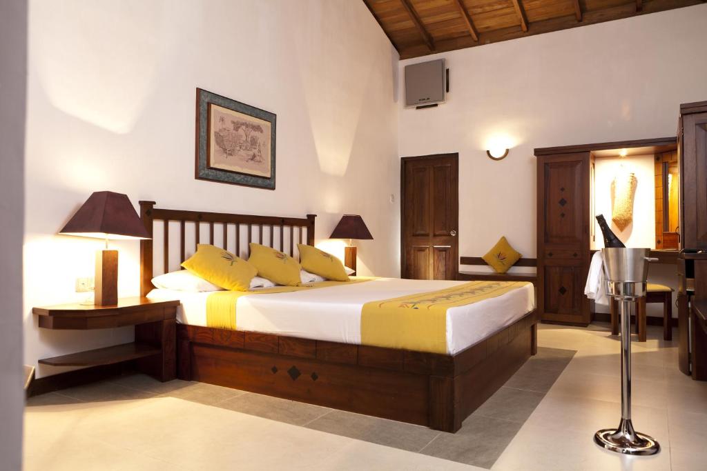 “Out of the Blue” package Mirissa Beach Villa
