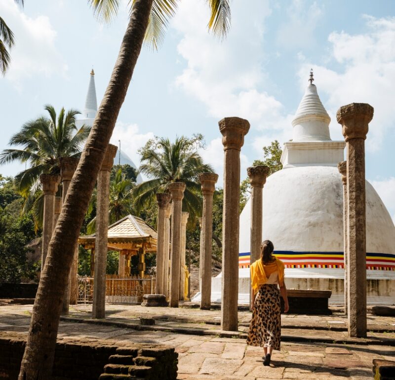 How to Book a Private Guide in Sri Lanka